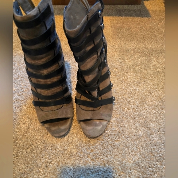 Karl Lagerfeld - Gorgeous Heel - Picture 1 of 11